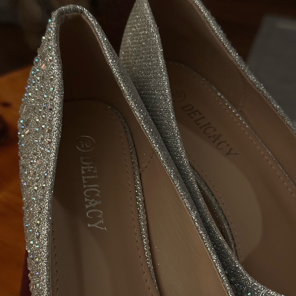 Delicacy Silver Glitter Rhinestone Kitten Heels, Size 10 - Picture 5 of 5